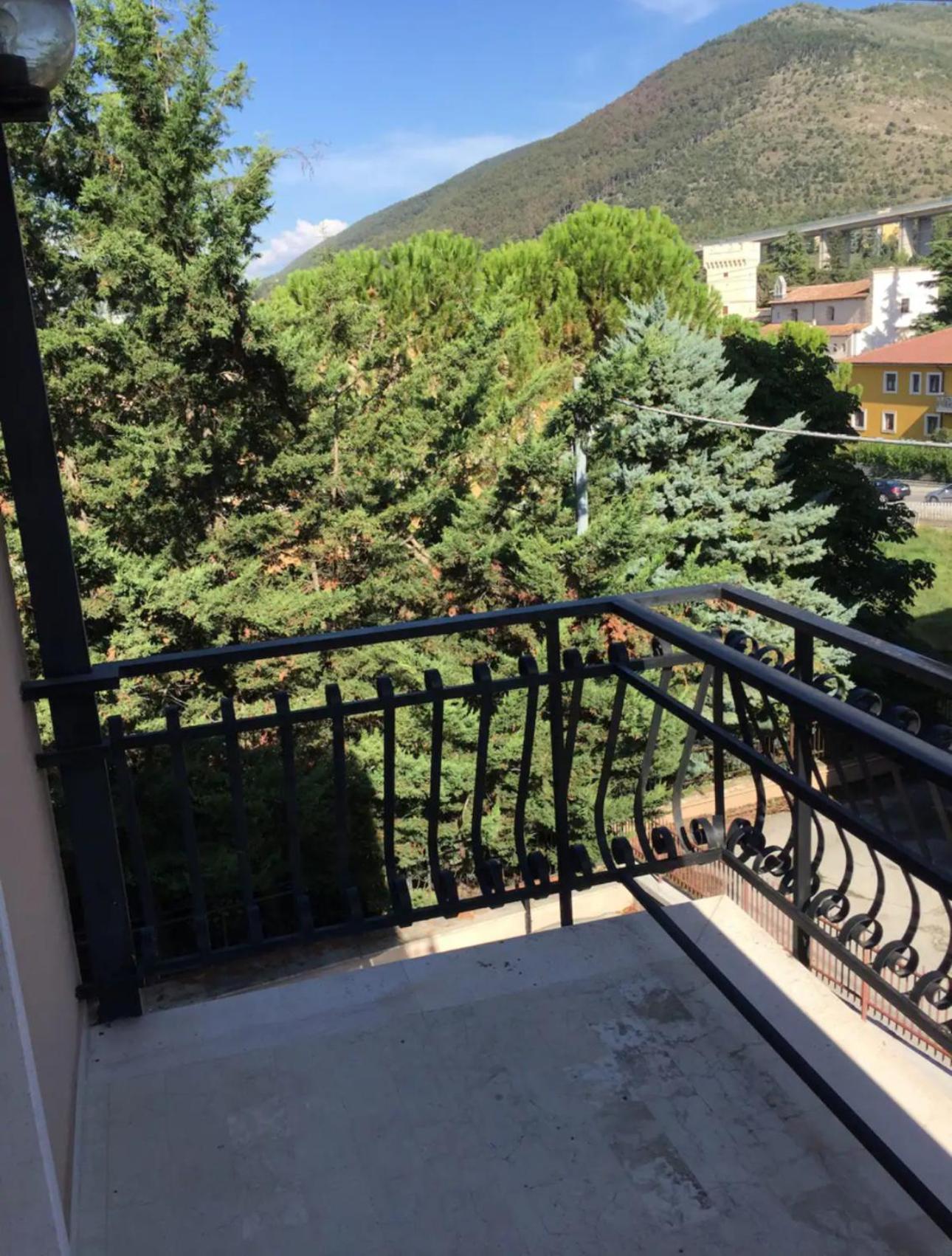 Monte Camicia - Cozy Home In City Center-Spacious-Free Parking L'Aquila Exterior photo